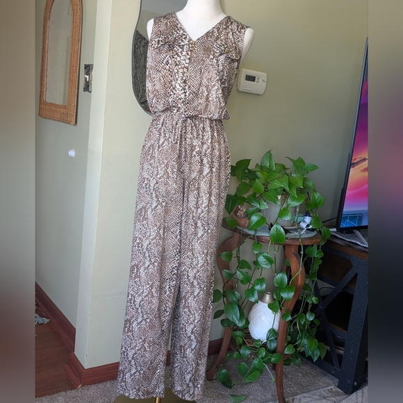 Emma & Michele Snakeskin Jumpsuit Large Sleeveless Gold Accent Zip Front Pocket - Picture 4 of 13